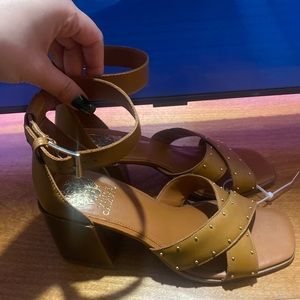 New Vince Camuto Stud Sandals Size 9